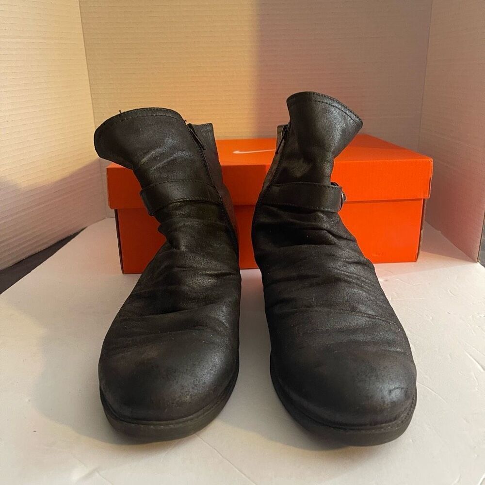 Baretraps Ysidora Black Textile Textured Pleated Size Zip Ankle Boots Size 11 M